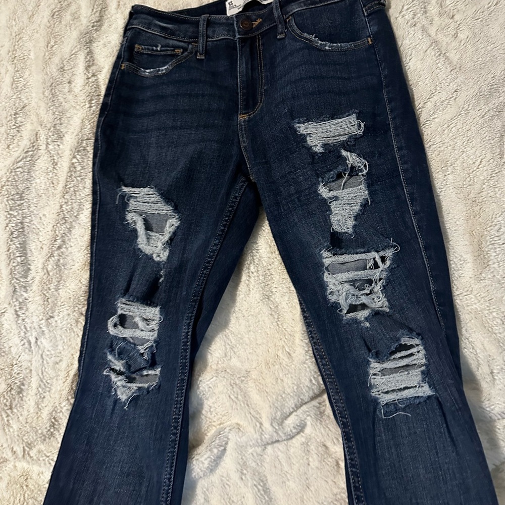 HOLLISTER | Dark Wash Ripped Jeans - Picture 3 of 6